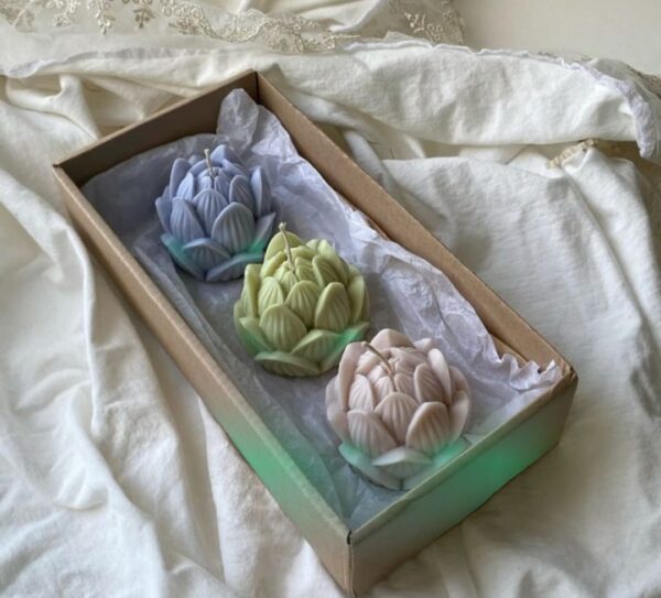 Lotus Flower Candle - Image 3