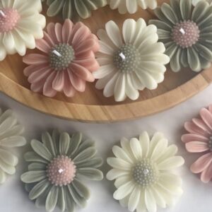 P/G Daisy flower candle
