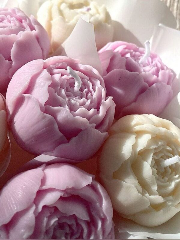 White Peony Flower Candle - Image 3