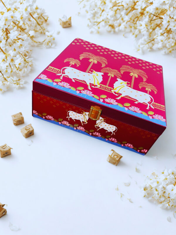 Pichwai Art Hamper Box with 4 printed salsa jars (9.5x9.5x3.5 Inches) - Image 6